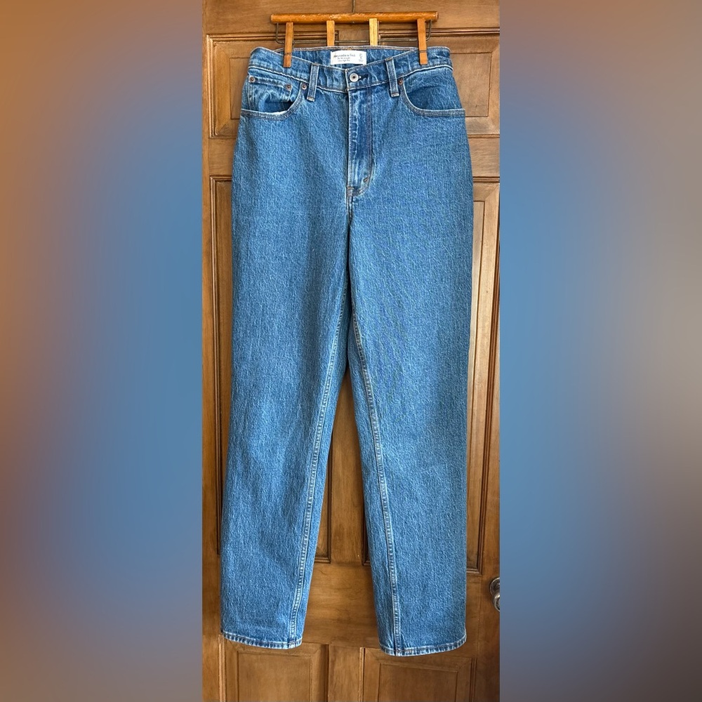 Abercrombie & Fitch Women's Straight Leg Jeans - Medium Blue Denim